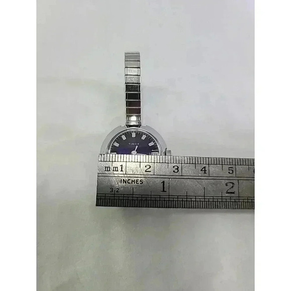 VINTAGE TIMEX ROUND MECHANICAL WIND UP WOMEN'S SILVER TONE WRIST WATCH - Picture 8 of 10